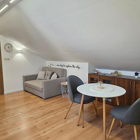 Lovely Attic Apartman-Melani ซาดาร์ ภายนอก รูปภาพ