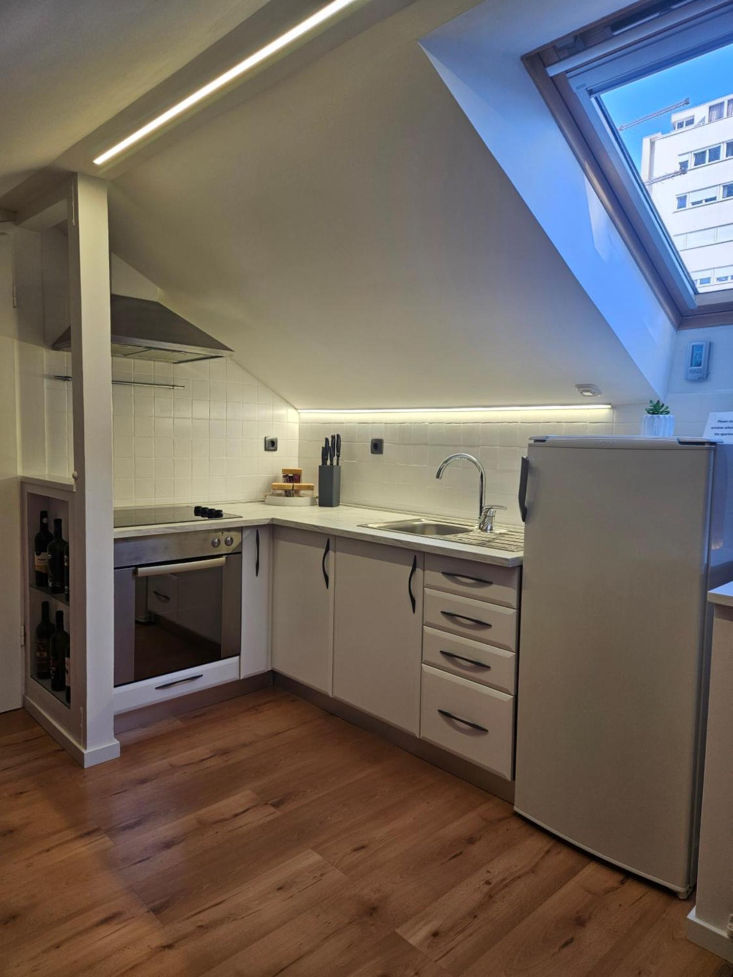 Lovely Attic Apartman-Melani ซาดาร์ ภายนอก รูปภาพ