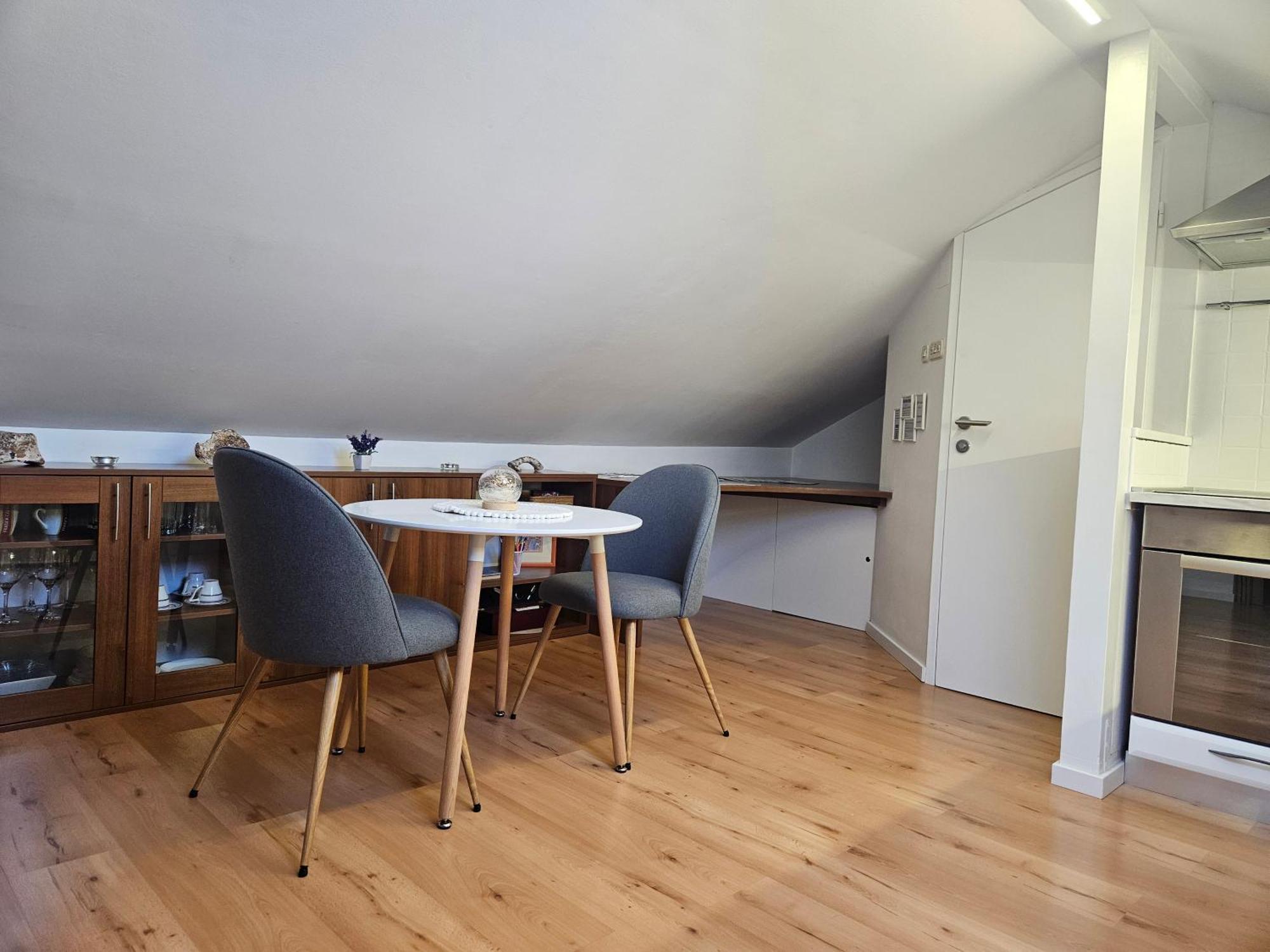 Lovely Attic Apartman-Melani ซาดาร์ ภายนอก รูปภาพ