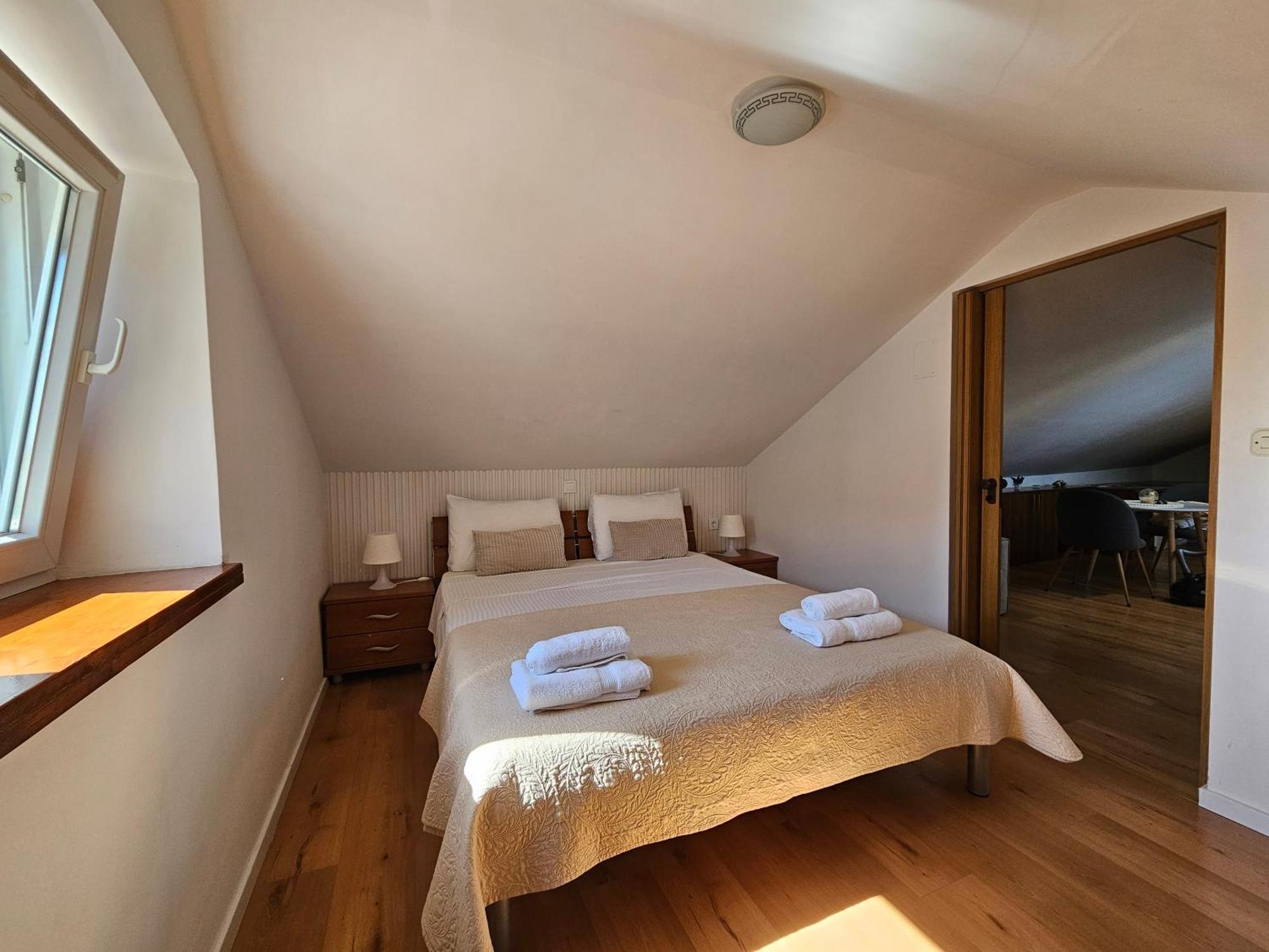 Lovely Attic Apartman-Melani ซาดาร์ ภายนอก รูปภาพ