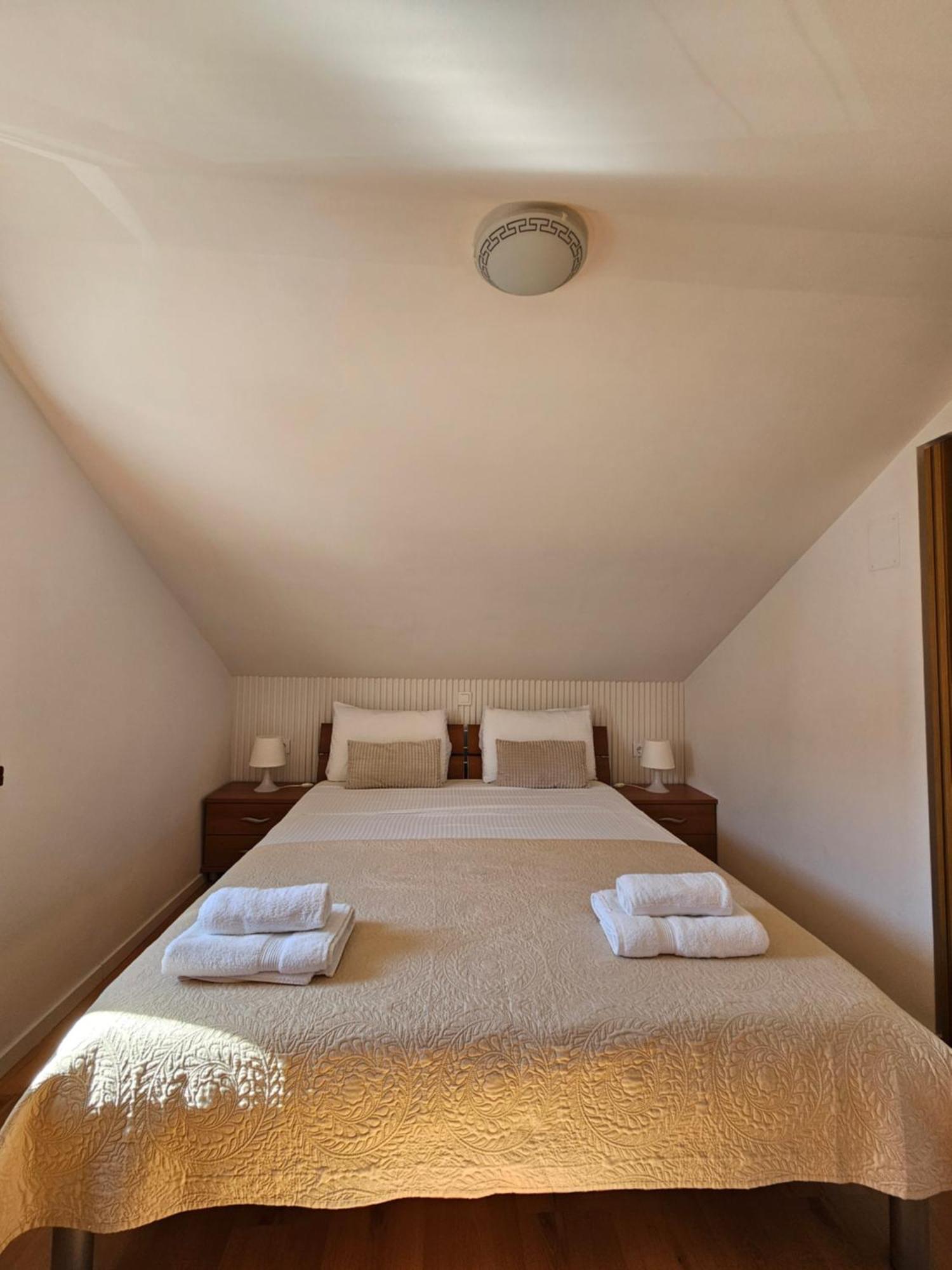 Lovely Attic Apartman-Melani ซาดาร์ ภายนอก รูปภาพ
