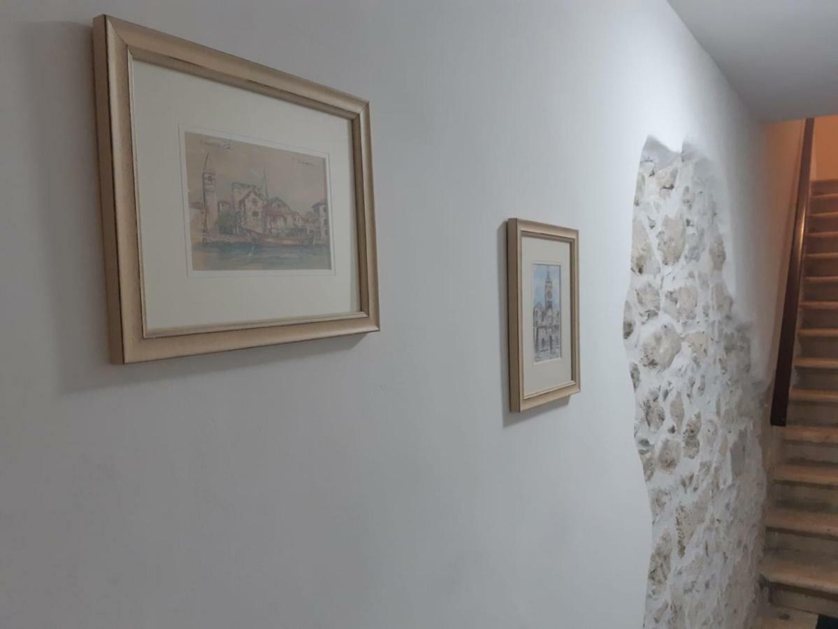 Lovely Attic Apartman-Melani ซาดาร์ ภายนอก รูปภาพ